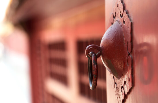 Auxiliary head on vermilion gate