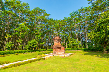 Angle Temple (Candi Sudut) functions as a complement to the main building of the Jabung Temple (Candi Jabung), which is a Buddhist temple, was founded in 1354 AD during the Majapahit kingdom.