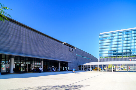 熊本駅「熊本駅白川口(東口)駅前広場」「ビックカメラアミュプラザくまもと店」
Kumamoto Station "Kumamoto Station Shirakawa Exit (East Exit) Station Square" "Bic Camera Amu Plaza Kumamoto Store"
日本2021年(10月)撮影
Taken in Japan 2021 (October)