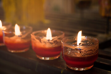 Red candles To pray for blessings for the good things in life. A belief since ancient times...