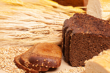 Wheat ear with different types of bread