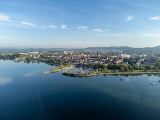 Die Stadt Radolfzell am Bodensee mit der Hafenanlage Wäschbruck