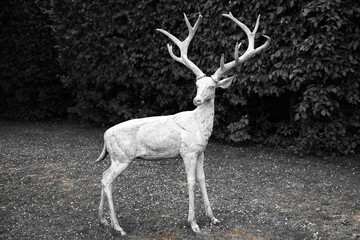 Statue de cerf