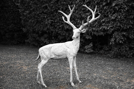 Statue de cerf