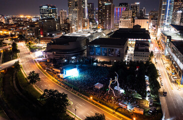 Aerial Photos of a Summer Concert in Downtown Denver, Colorado - obrazy, fototapety, plakaty