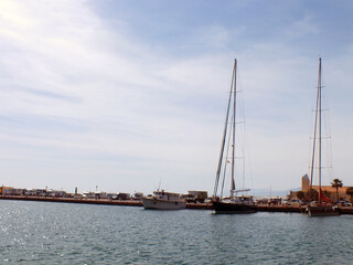 Fototapeta na wymiar Embarcaciones en Almerimar