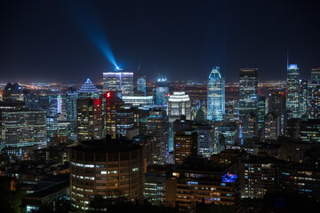 Fototapeta na wymiar Downtown Montreal at Night