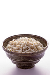 炊き立てのもち麦ご飯