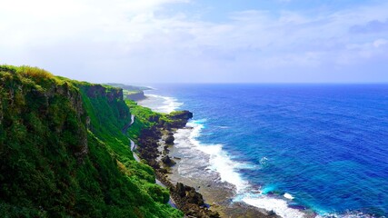 Fototapeta na wymiar 沖縄県伊江島の湧出（ワジ）という美しい海岸の風景