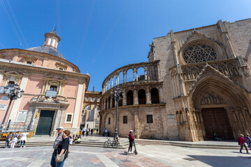 Obraz premium The Virgin Square and the Valencia Cathedral in Valencia