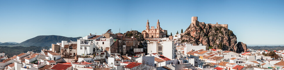 Fototapeta na wymiar Panoramic view of Olvera with church in the background