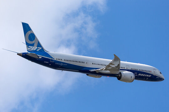 Farnborough, UK - July 16, 2014:  Boeing 787-9 &ldquo;Dreamliner&rdquo; commercial airline aircraft N789EX..