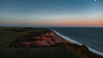 Falésias Praia Gunga Alagoas Paisagem Litoral Mar Pôr do Sol Oceano Areia Geologia Geografia Zona da Mata © Pedro