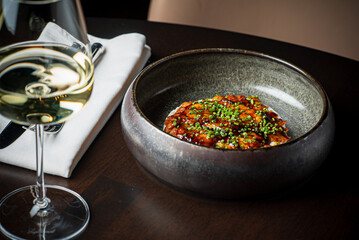 eel carpaccio and white wine