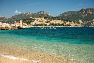 Obraz premium Panoramic view on cliffs, blue sea on Plage du Bestouan beach in Cassis, Provence, France