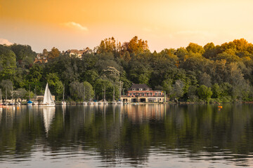 Sunset over lake Baldeney in Bredeney, Essen, Germany - obrazy, fototapety, plakaty