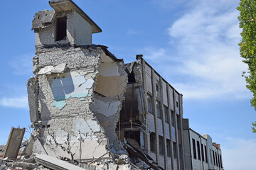 The Ukrainian school in the city of Kharkov was bombed as a result of the conflict between Ukraine and Russia.