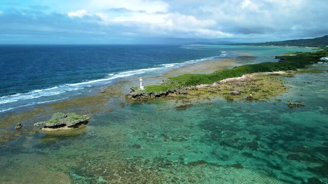 【空撮動画・沖縄】沖縄県備瀬埼灯台と青い海を航空撮影