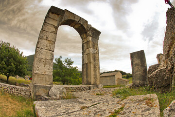 Fototapeta na wymiar Scavi di Carsulae, antica città romana. San Gemini Umbria