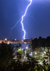 Fulmine sul mare dello Stretto di Messina