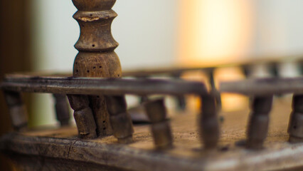 Macro d'éléments en bois composant un ornement extérieur