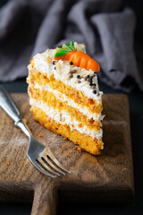 Carrot cake with almond flakes