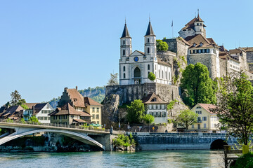 Aarburg, Kirche, Festung, Aare, Fluss, Altstadt, Altstadthäuser, Flussufer, Uferweg, Aargau, Zofingen, Frühling, Sommer, Schweiz