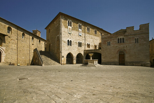 Bevagna,Piazza,Silvestri,Umbria,Italia