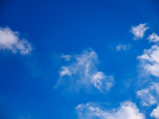 東京の青空と雲。冬空。