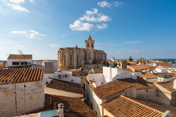 Vista trasera de la catedral de Santa Maria de Ciutadella, en la isla de Menorca (Islas Baleares,...