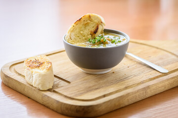 onion soup with croutons