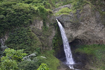 Fototapeta na wymiar Cascada Manto de la Novia, waterfall in Banos de Agua Santa, Banos