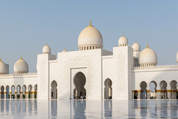 Fototapeta na wymiar Sheikh zayed grand mosque at Abu Dhabi - UAE
