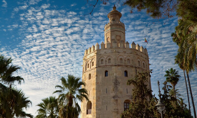 Fototapeta na wymiar Torre del oro en Sevilla