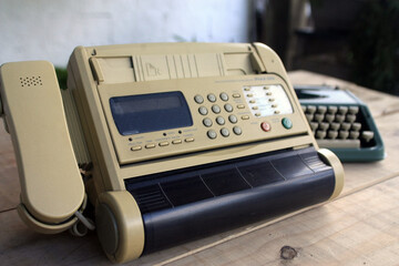 costura,rádio, maquina de escrever antiga vintage, vintage, antigo, escritório, passado,...