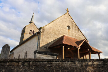 Fototapeta na wymiar Haute-Marne - Bourbonne-les-Bains - Villars-Saint-Marcellin - Entrée de l'Eglise Saint-Marcellin