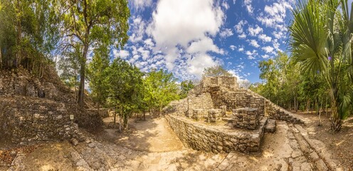 Obraz premium Picture of a historic pyramid in the Mexican Inca city of Coba