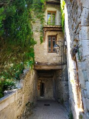 Fototapeta na wymiar Vieilles calades (ruelles en pierres) en Drôme provençale, Châteauneuf-de-Mazenc, France