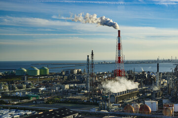 工場からの煙　四日市工業地帯