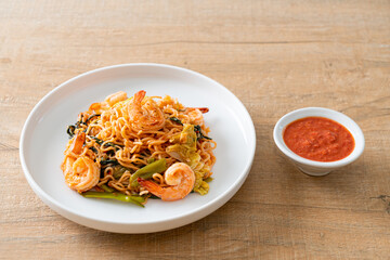 Stir-fried instant noodles sukiyaki with shrimps