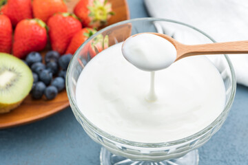 とろっとなめらかなヨーグルト