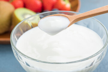 とろっとなめらかなヨーグルト