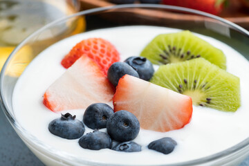 とろっとなめらかなヨーグルト