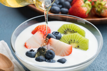 とろっとなめらかなヨーグルト