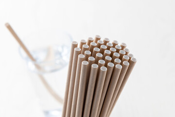 自然に優しい素材の紙ストロー