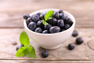 bowl of fresh blueberry fruit