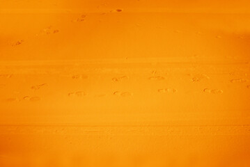 Neige - gros plan de couleur orange
