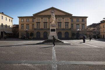 Fototapeta premium Piazza e Teatro del Giglio, Lucca, Toscana, Italia, Europa