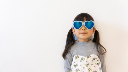 サングラスをかけた女の子