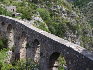 Fototapeta na wymiar Akwedukt w mieście stary Bar - Czarnogóra